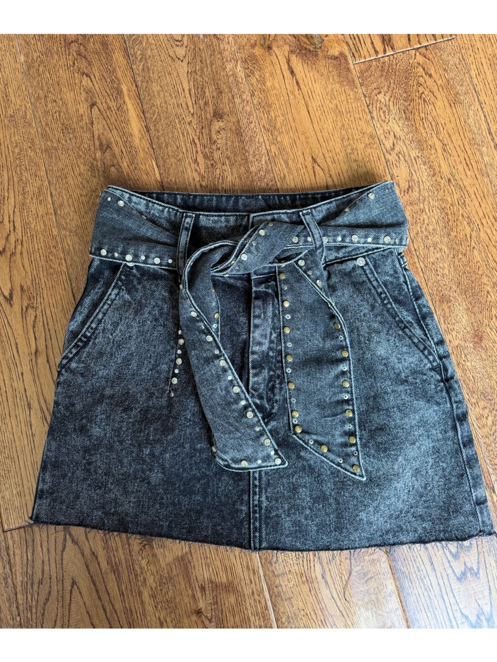 Sandro Paris size 0 Belted Embellished Acid-wash Denim Mini Skirt in Grey Cotton